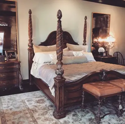 Lakeside Romantic Retreat at Nasworthy — Interior Design & Decorating project by Bella+Olivia Interiors