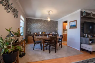 Compact and Comfortable — Interior Design & Decorating project by Gila- Home Design & Color Guru