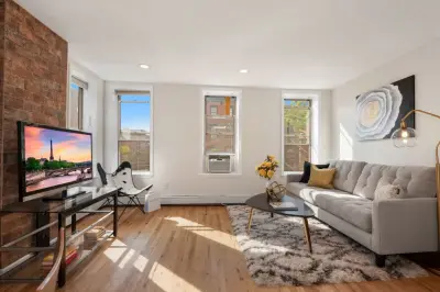 STAGE WELL - 612 Jersey Avenue, Apartment 3, Jersey City, NJ — Interior Design & Decorating project by OrganizDwell, LLC