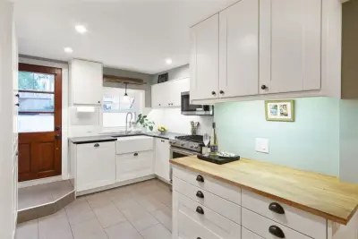 WELL STAGED - 319 7TH STREET, JERSEY CITY, NJ — Interior Design & Decorating project by OrganizDwell, LLC