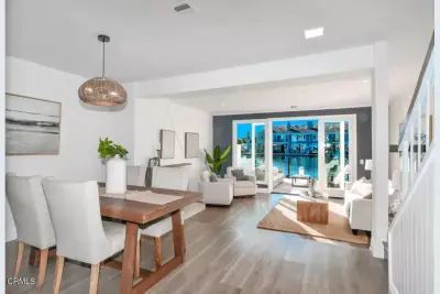 Coastal Homes Project - San Clemente Staging — Interior Design & Decorating project by HOM Staging & Design