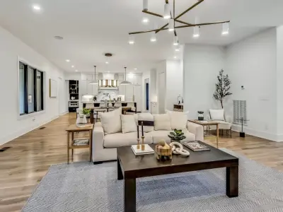 LEADING LIGHT — Interior Design & Decorating project by Natalie K Creative