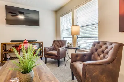 STR 412 Reimagined — Interior Design & Decorating project by Mission Accomplished Interior Design & Staging