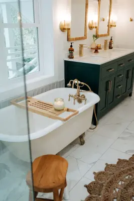 Inlet House - Primary Bathroom — Interior Design & Decorating project by Fig Leaf And Co