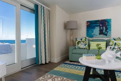 The Narragansett Break Hotel, Rhode Island — Interior Design & Decorating project by Digs Design Company