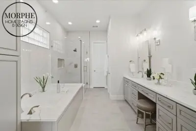 The Windsor Lakes Getaway — Interior Design & Decorating project by Morphe Home Staging & Design