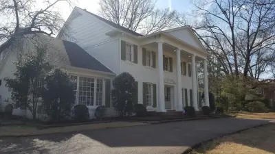 Riggins Painting LLC - Flooring Installation Services in Cordova, TN
