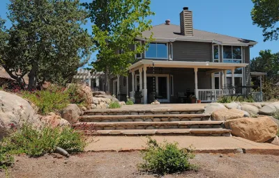 Topanga Hillside Garden — Landscape Construction project by Rodriguez & Satterthwaite Design Build Landscape
