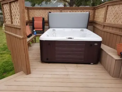 Secluded Spa Tub Escape — Deck Building & Repair project by Recreation Unlimited