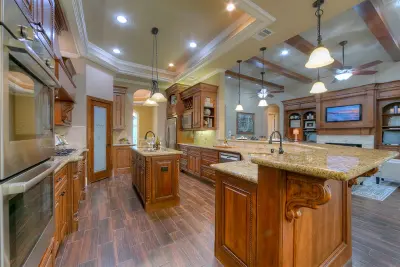 Walton's Point - Unoccupied Staging Initiative — Interior Design & Decorating project by FlyGirl Home Staging & Redesign