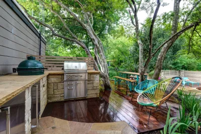 East Dallas Property — Landscape Construction project by Southern Botanical, Inc.