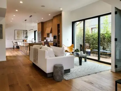 Western Los Angeles — Interior Design & Decorating project by Hyelee Design & Staging Avenue