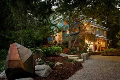 The Shell Residence by Architectural Resource LLC