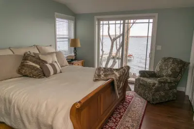 Whites Point Cottage by D.R. Long, Architect + Associates