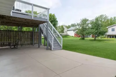 Outdoor Pathway and Driveway Design — Driveway Repair & Paving project by Medcity Concrete