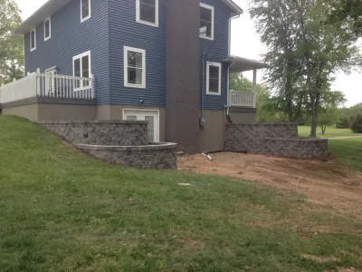 Superior Hardscapes - Retaining Wall Construction in Middlebury, IN