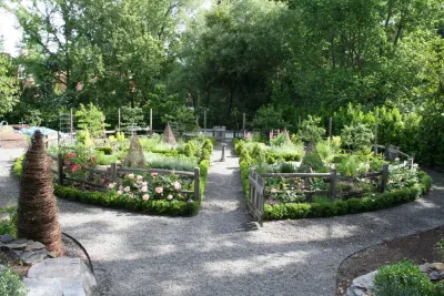 Ross Cottage Garden by Terra Ferma Landscapes