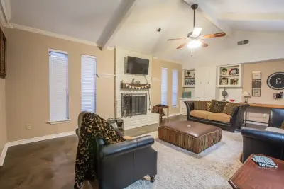 Versatile Coatings LLC - Flooring Installation Services in Aubrey, TX