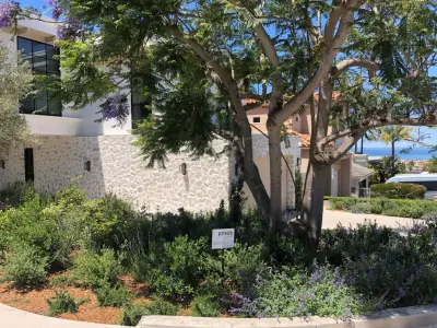 MANHATTAN BEACH ONE — Stone & Concrete Installation project by Kő Natural Stone