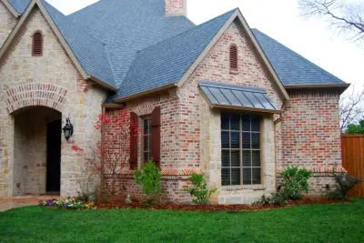 Heritage Saint Louis Blend — Stone & Concrete Installation project by Mangum Brick Company