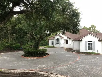 Ponte Vedra Boulevard — Stone & Concrete Installation project by Salt Run Outdoor