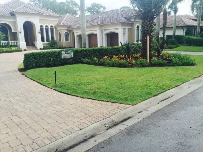 TLC LAWN / Creativescapes Landscaping LLC - Lawn Edging & Trimming in Naples, FL