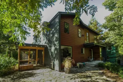 Owen Avenue by Barnett Architecture LLC