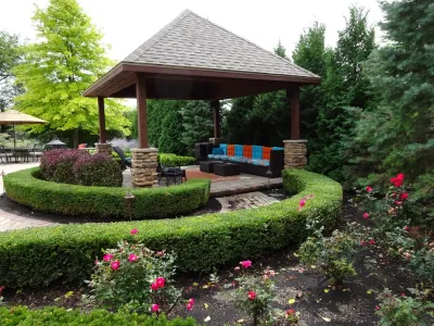 United Lawnscape & Pools - Lawn Care & Mowing in Washington Township, MI