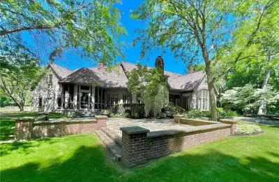 Rustic Rock by Joseph Myers, Architect, Inc.