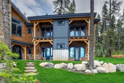 Lakeside Home by J Truex Architecture