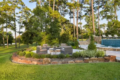 Warren's Outdoor Living - Tree Planting & Transplanting in Kingwood, TX
