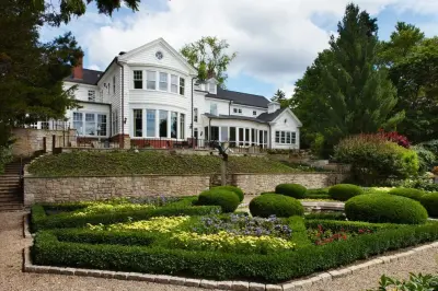 Patrick Dyke Collaborative l.l.c. - Custom Home Builders in Birmingham, MI