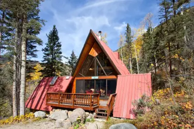 Stanfield Taos Ski Haus Revamp by Henry Architects
