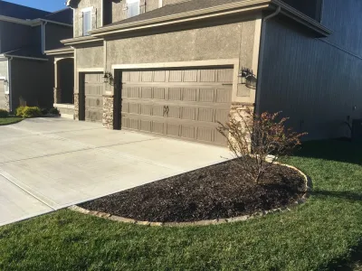 South Olathe Retaining Wall. — Landscape Construction project by Zach's Lawn & Landscaping