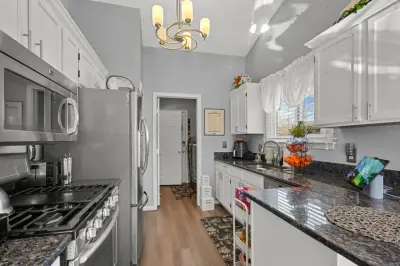 Chic Condo Makeover — Interior Design & Decorating project by Leave It To Meeka Interior Décor