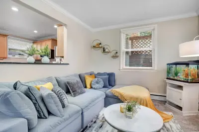 Contemporary Lounge Space — Interior Design & Decorating project by Leave It To Meeka Interior Décor