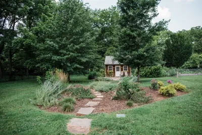 English Elegance & Hardscaping | Nashville, TN — Landscape Construction project by Gardens Of Babylon Landscapes in Nashville