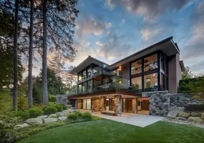 Hawthorne Home by Young & Young Architects