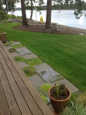 Lawn and flower beds — Landscape Construction project by Puget Sound Landscaping, Inc.