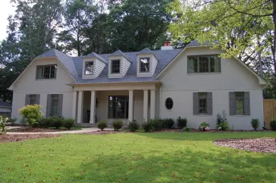 Mountain Brook Modern Home by Blackmon Rogers Architects, LLC