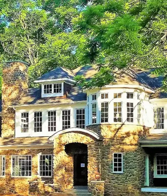 Modern Classic — Architectural & Building Design Services project by Denis Littrell And Associates