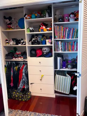 wardrobe: transformation — Professional Home Organizers project by Maiorganization