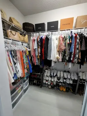 Walk-in Closet Order - Organizing Solutions — Professional Home Organizers project by ARMARI Professional Organizer