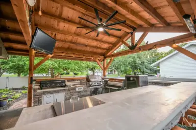 Pavilion - MRUB0422 Project by Legacy Post & Beam