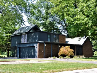 Belleville Contemporary Residence One — Architectural & Building Design Services project by Eilering Architecture