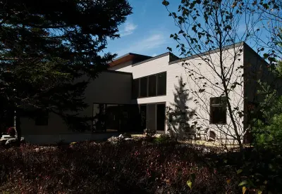 Br1: Eco-friendly residence with sleek contours and spacious layout amidst glacial formations — Architectural & Building Design Services project by George Gekas Design