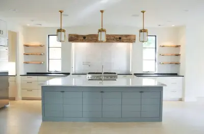 Contemporary-Traditional Home by Andrew C. Thomas, Architect