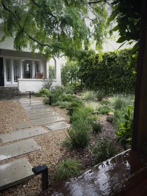 Arden Blvd, Hancock Park by Weeds Garden Design Build LLC
