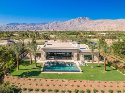 The Madison Club by Teserra Outdoors