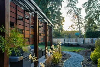 Bellevue Modern Outdoor Living by Urban Oasis Design & Construction LLC